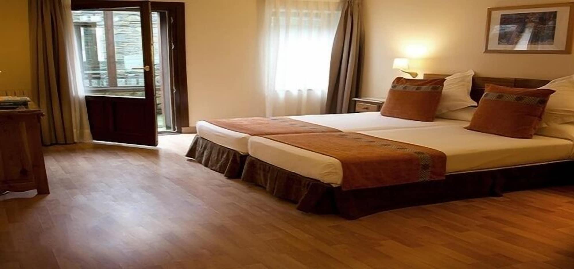 Hotel Vilagaros Garós